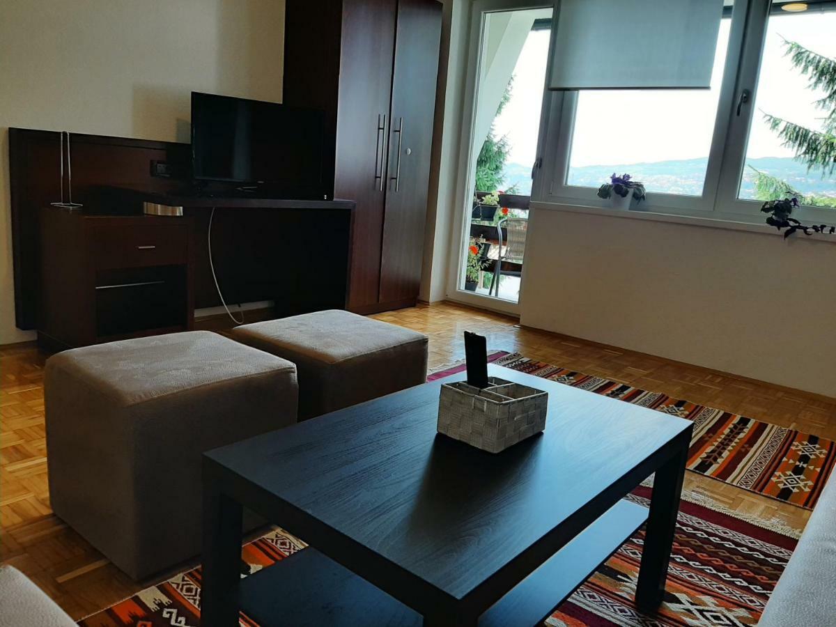 Guesthouse Hill サラエヴォ エクステリア 写真