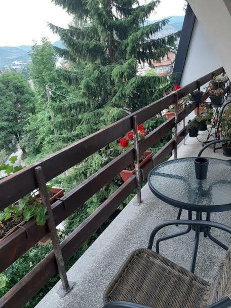 Guesthouse Hill サラエヴォ エクステリア 写真