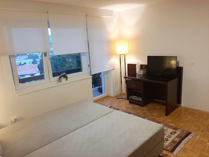 Guesthouse Hill サラエヴォ エクステリア 写真