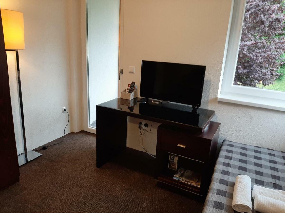 Guesthouse Hill サラエヴォ エクステリア 写真