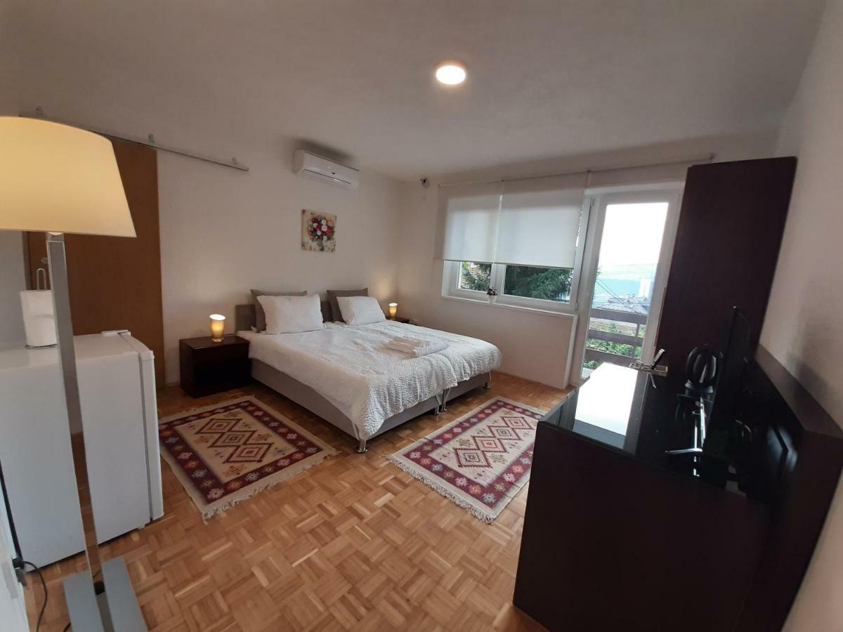 Guesthouse Hill サラエヴォ エクステリア 写真